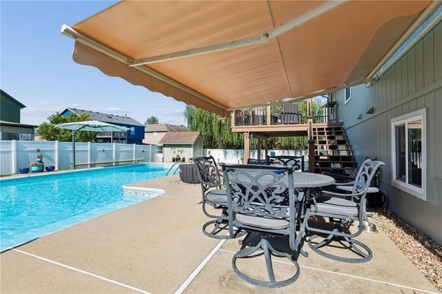 1301 Bradford Drive, Greenwood, MO 64034