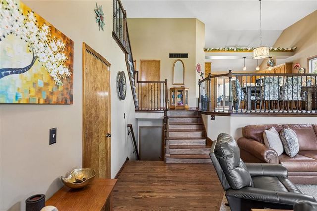 1301 Bradford Drive, Greenwood, MO 64034