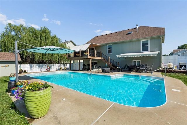1301 Bradford Drive, Greenwood, MO 64034