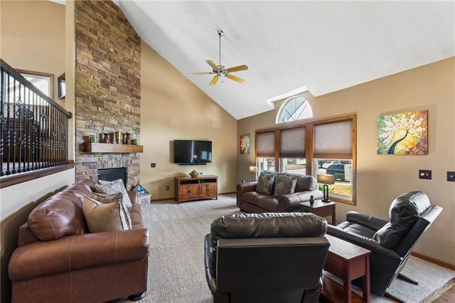 1301 Bradford Drive, Greenwood, MO 64034