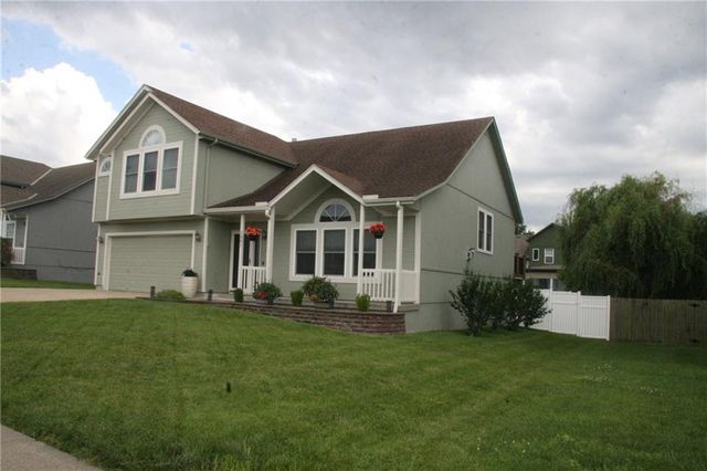 1301 Bradford Drive, Greenwood, MO 64034