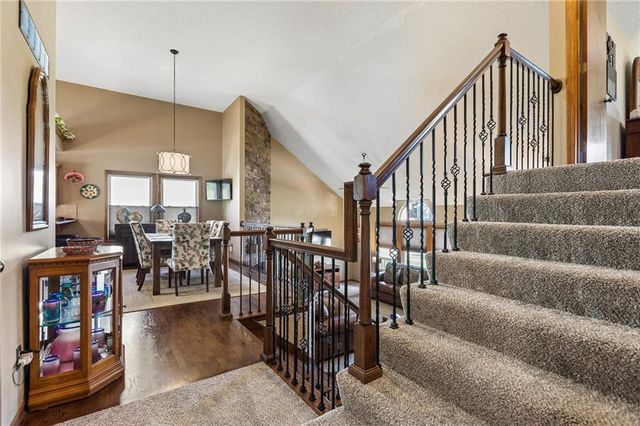 1301 Bradford Drive, Greenwood, MO 64034