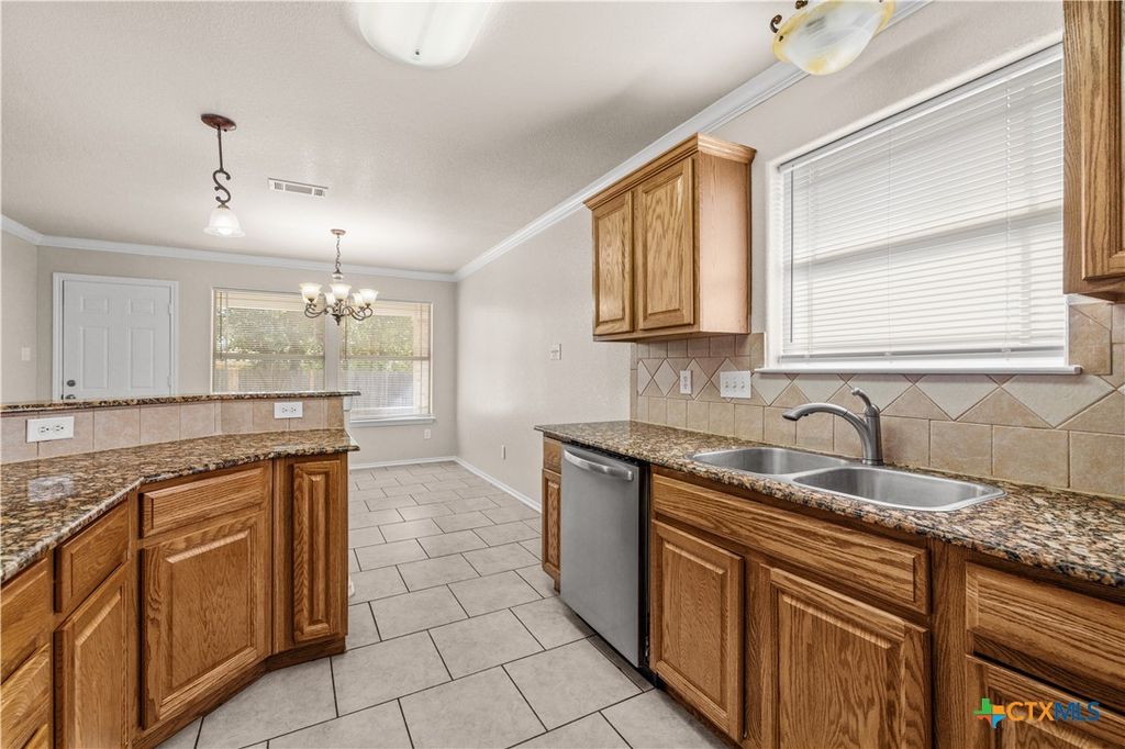 Image 12 of property listing at 111 Burnham Drive, Temple, TX 76502