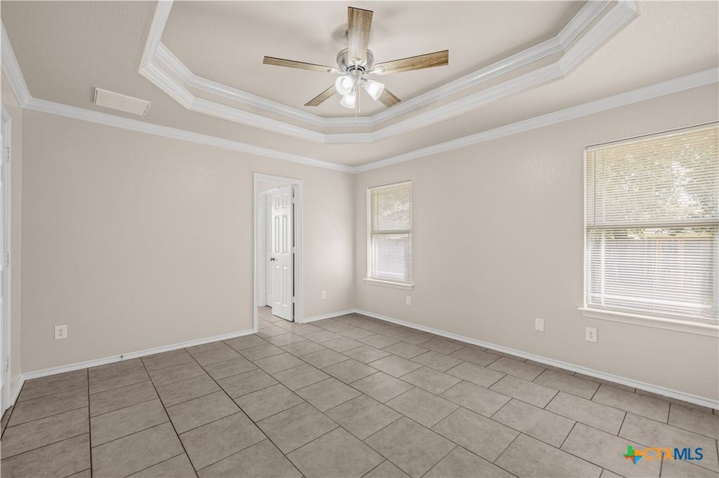 Image 14 of property listing at 111 Burnham Drive, Temple, TX 76502