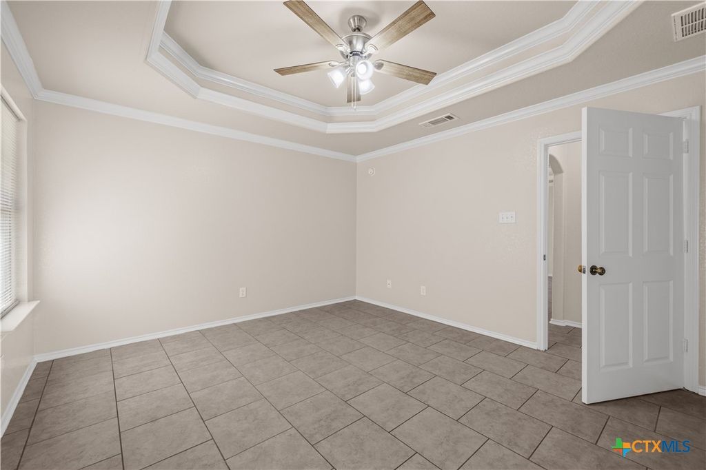 Image 15 of property listing at 111 Burnham Drive, Temple, TX 76502