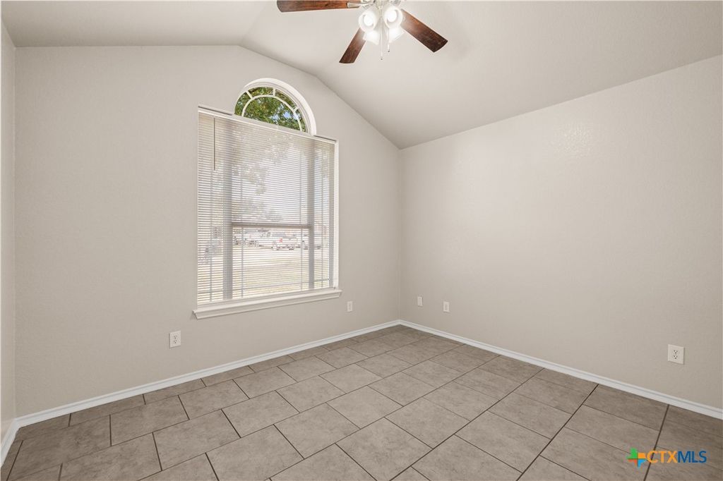 Image 19 of property listing at 111 Burnham Drive, Temple, TX 76502