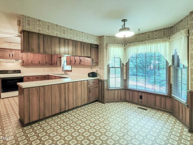 6508 Deerview Drive, Raleigh, NC 27606