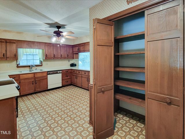 6508 Deerview Drive, Raleigh, NC 27606