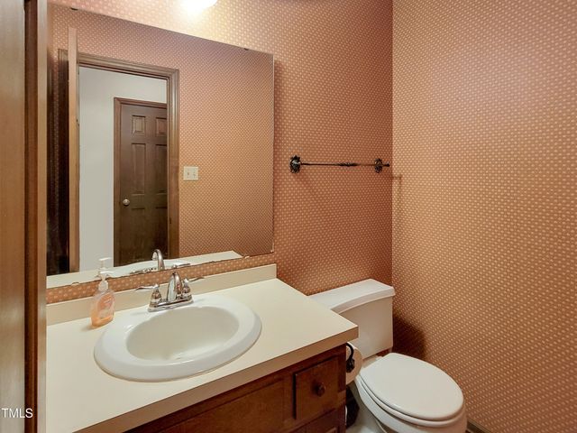 6508 Deerview Drive, Raleigh, NC 27606