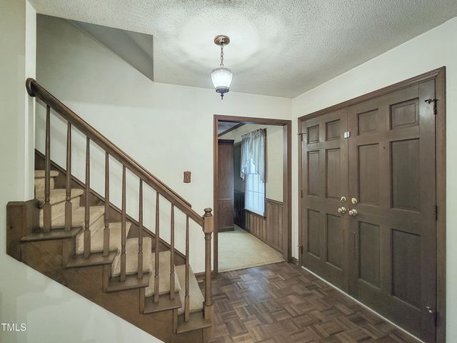 6508 Deerview Drive, Raleigh, NC 27606