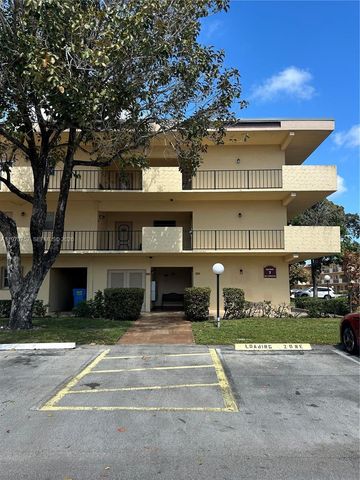301 Cambridge Rd 105, Hollywood, FL 33024