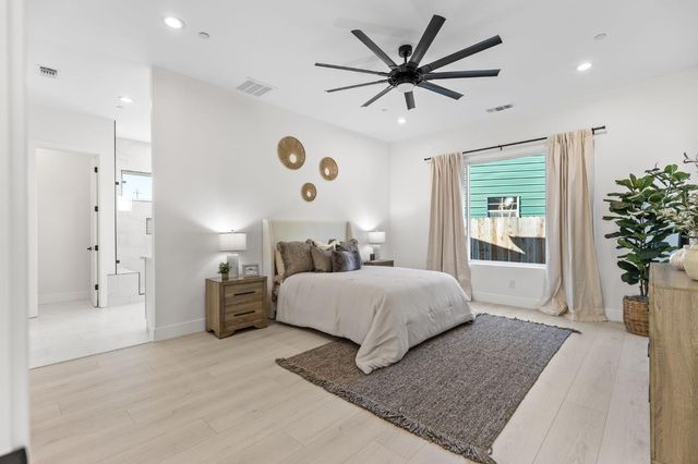 9017 Phoenix Ave, Fair Oaks, CA 95628