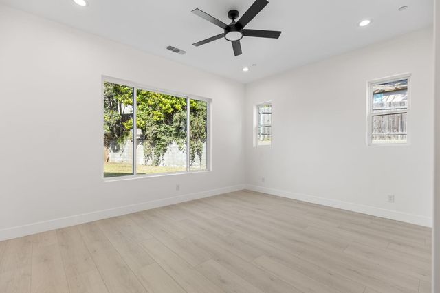 9017 Phoenix Ave, Fair Oaks, CA 95628