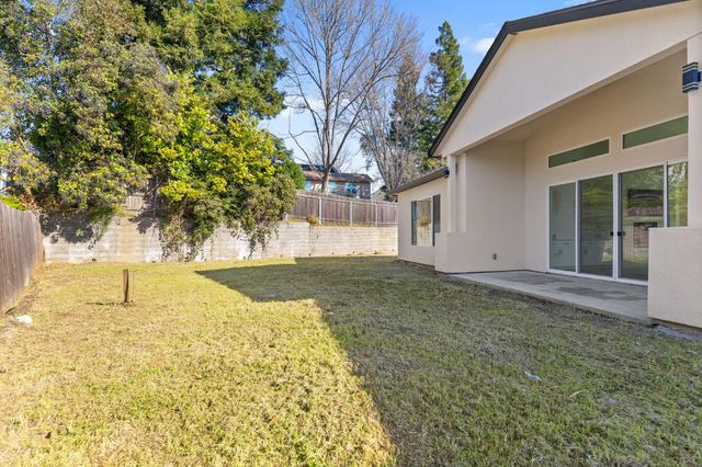 9017 Phoenix Ave, Fair Oaks, CA 95628