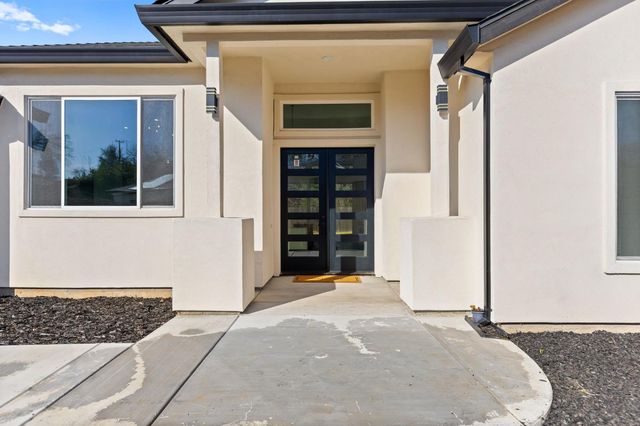 9017 Phoenix Ave, Fair Oaks, CA 95628