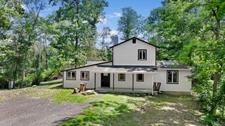26 Carter Road, Pleasant Valley, NY 12569