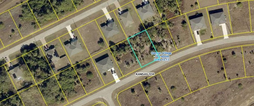 Image 2 of property listing at 320 KANSAS TERRACE, Labelle, FL 33935
