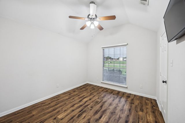 700 Lake Vista Lane, Lavon, TX 75166