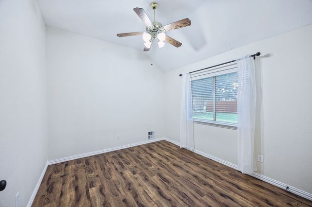 700 Lake Vista Lane, Lavon, TX 75166