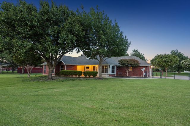 700 Lake Vista Lane, Lavon, TX 75166