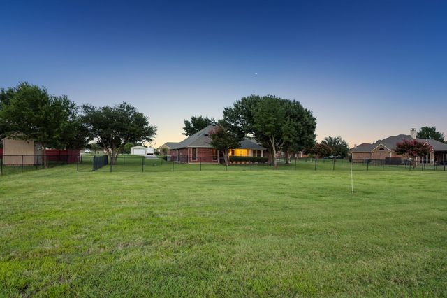 700 Lake Vista Lane, Lavon, TX 75166