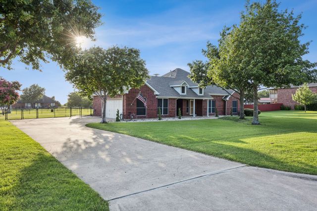 700 Lake Vista Lane, Lavon, TX 75166