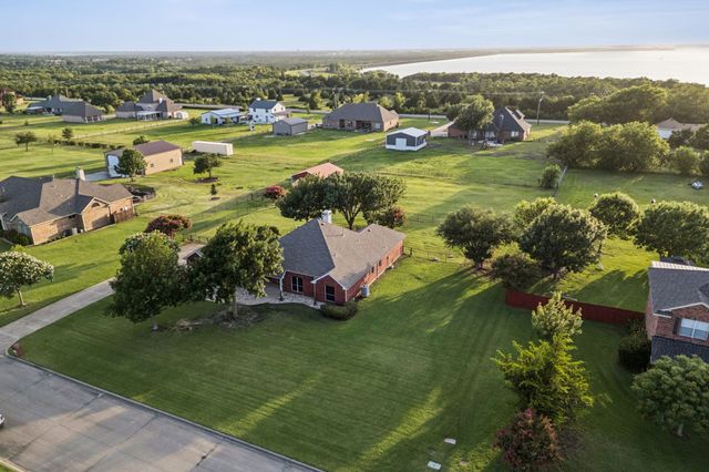 700 Lake Vista Lane, Lavon, TX 75166