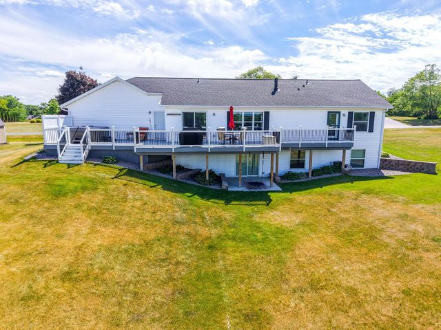 1090 Cedar Ridge Lane SW, Oronoco, MN 55960