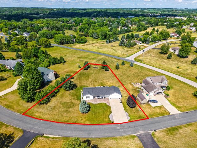 1090 Cedar Ridge Lane SW, Oronoco, MN 55960