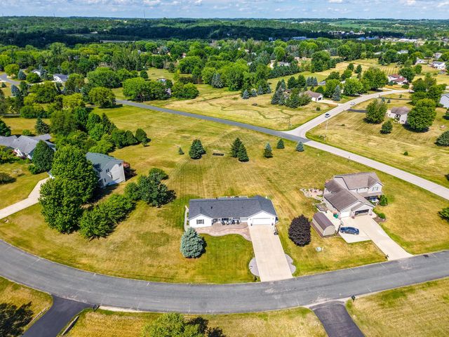 1090 Cedar Ridge Lane SW, Oronoco, MN 55960