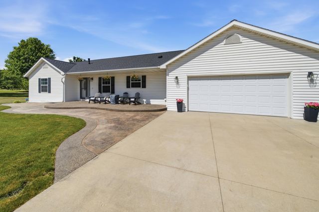 1090 Cedar Ridge Lane SW, Oronoco, MN 55960