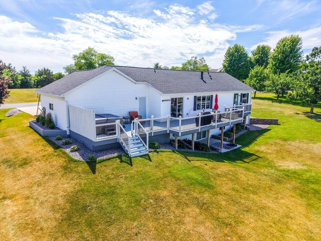 1090 Cedar Ridge Lane SW, Oronoco, MN 55960