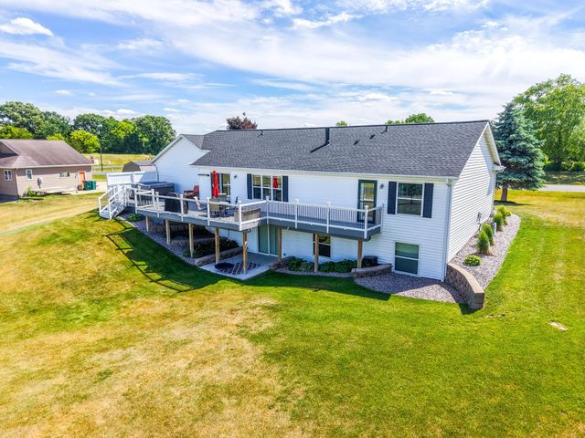 1090 Cedar Ridge Lane SW, Oronoco, MN 55960