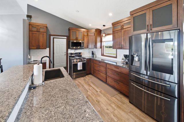 1090 Cedar Ridge Lane SW, Oronoco, MN 55960