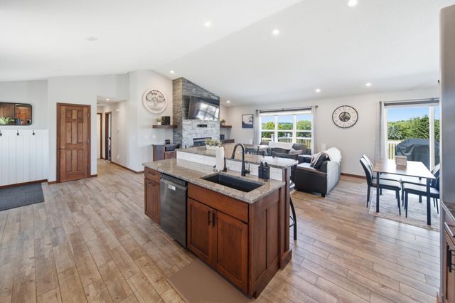 1090 Cedar Ridge Lane SW, Oronoco, MN 55960