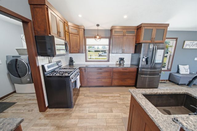 1090 Cedar Ridge Lane SW, Oronoco, MN 55960
