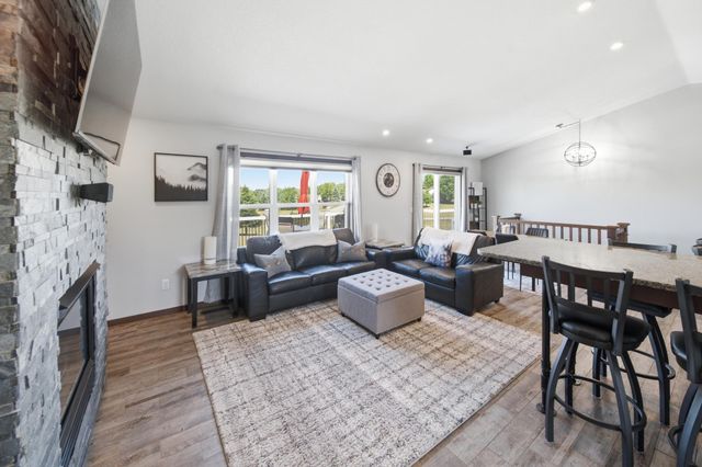 1090 Cedar Ridge Lane SW, Oronoco, MN 55960