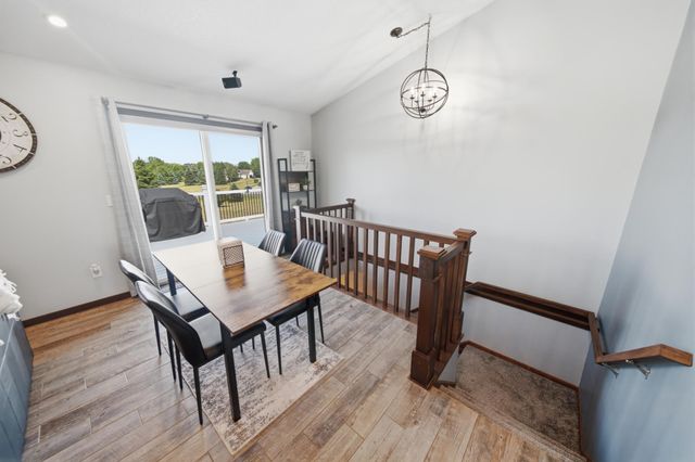 1090 Cedar Ridge Lane SW, Oronoco, MN 55960