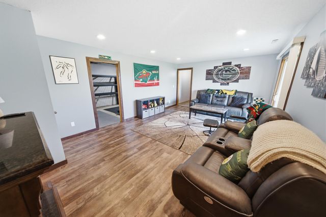 1090 Cedar Ridge Lane SW, Oronoco, MN 55960
