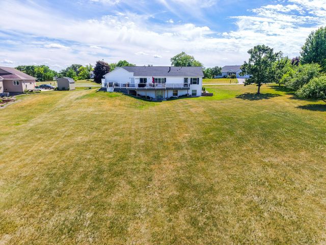1090 Cedar Ridge Lane SW, Oronoco, MN 55960