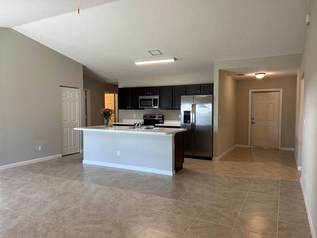 5865 NW Mesa Circle, Port St. Lucie, Port St Lucie, FL 34986