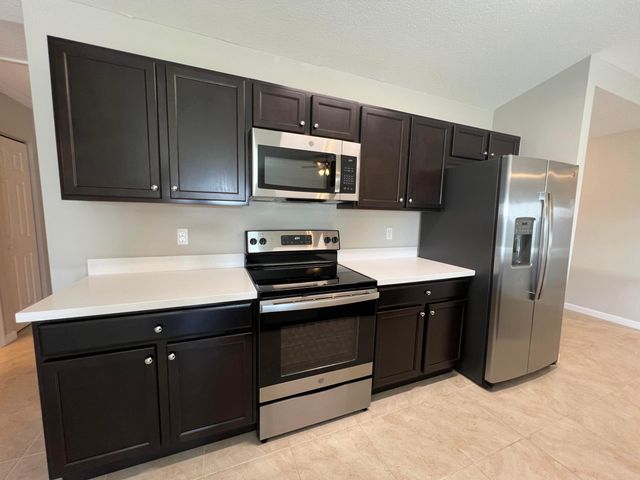 5865 NW Mesa Circle, Port St. Lucie, Port St Lucie, FL 34986