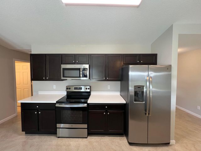 5865 NW Mesa Circle, Port St. Lucie, Port St Lucie, FL 34986