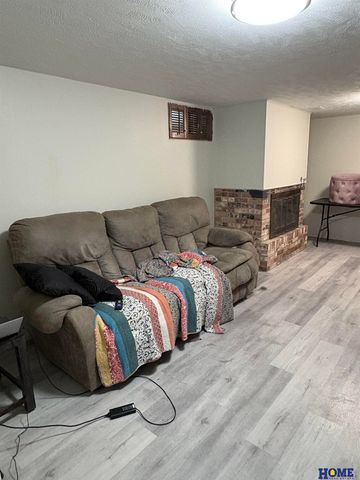 7127 Englewood Drive, Lincoln, NE 68510