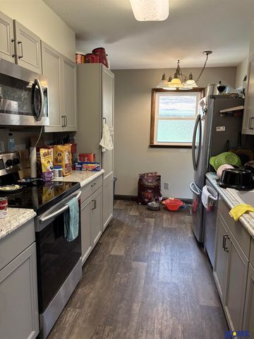 7127 Englewood Drive, Lincoln, NE 68510