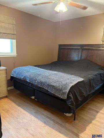 7127 Englewood Drive, Lincoln, NE 68510