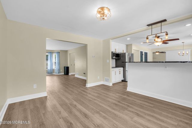 4 Alpine Trail, Tinton Falls, NJ 07712