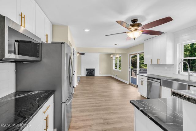 4 Alpine Trail, Tinton Falls, NJ 07712