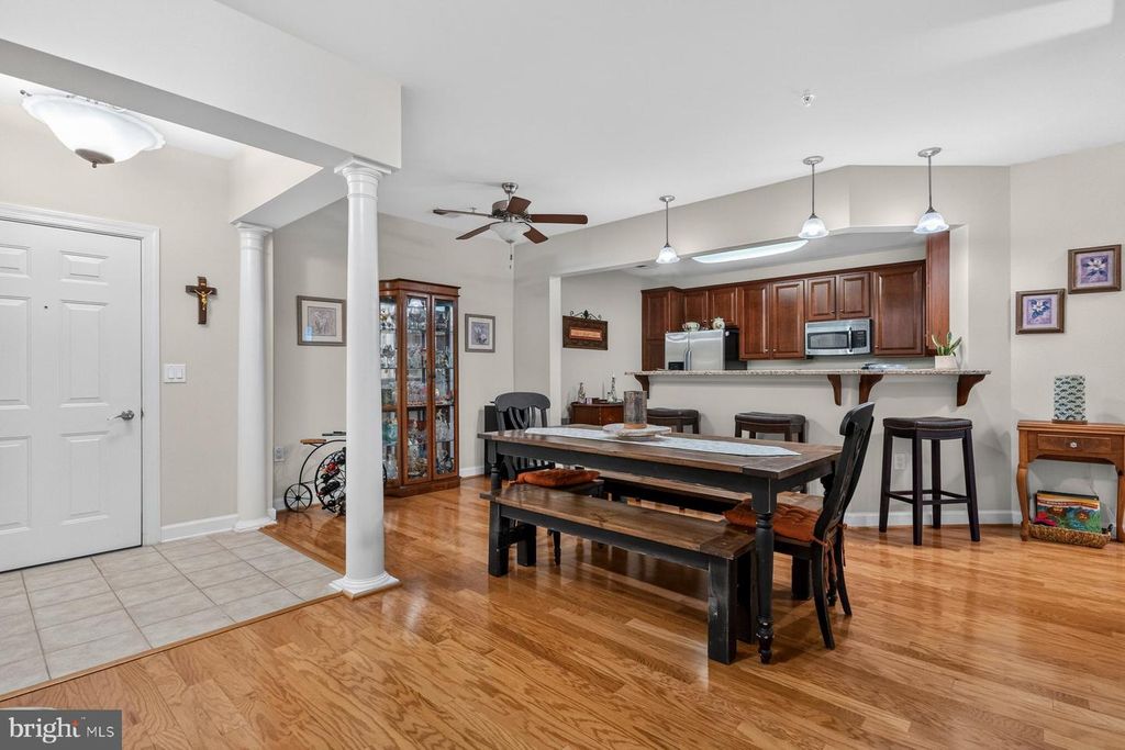 Image 13 of property listing at 800 EDELEN STATION PL #204, La Plata, MD 20646