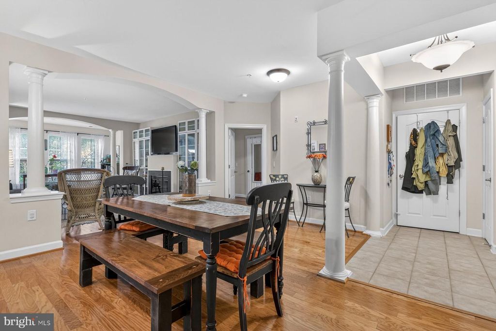 Image 15 of property listing at 800 EDELEN STATION PL #204, La Plata, MD 20646